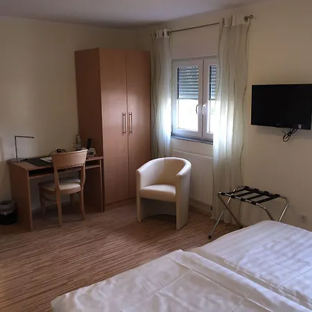 Im Wirtshaus Himberg Szálloda