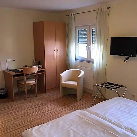 Im Wirtshaus Himberg 3* 바트혼네프암라인