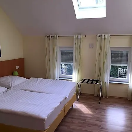 Im Wirtshaus Himberg 3*