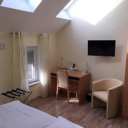 Im Wirtshaus Himberg 3* 바트혼네프암라인